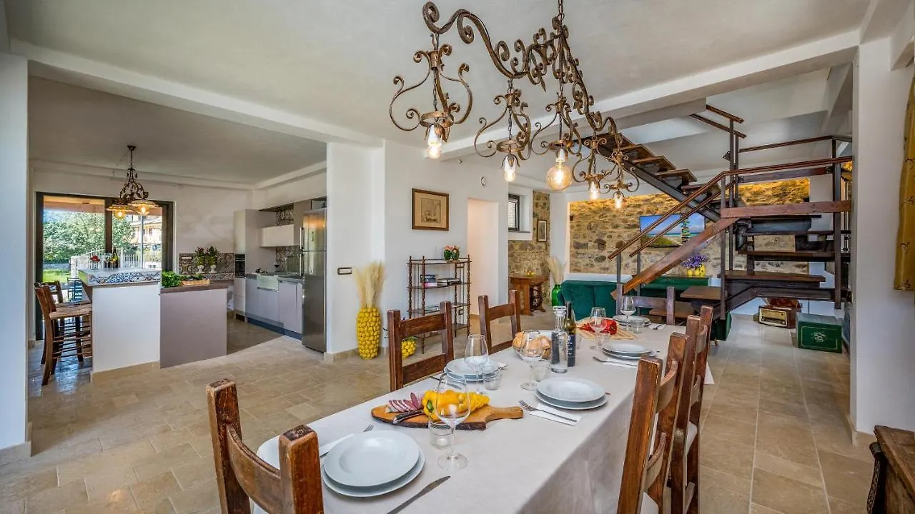 Villa Gallus 6, Emma Villas Taormina 0*,  Italy